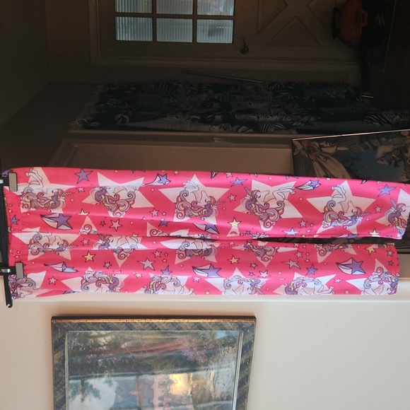 O26  3 piece Unicorn Pj / pink play set 1 long sleeve, 1 short & bottoms - Picture 3 of 9